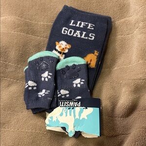 Women’s socks with matching pet socks